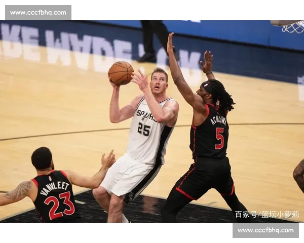 爵士强攻马刺防线西部较量见证年轻力量对决谁能主宰节奏与未来走向